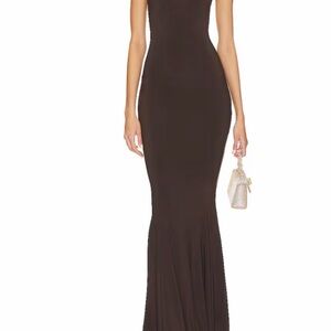 Halter Turtle Fishtail Gown in Chocolatr